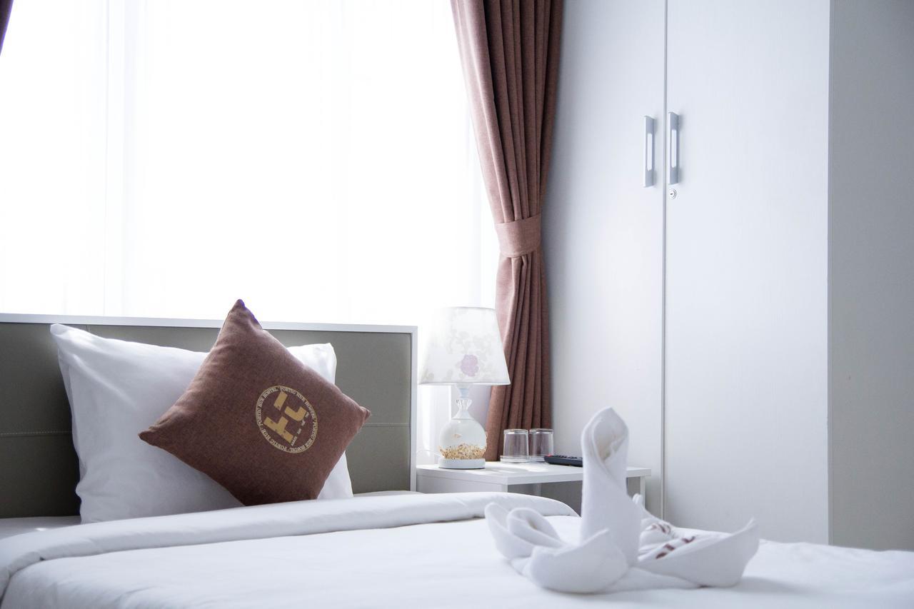 Poetic Hue Hotel & Spa Exterior photo